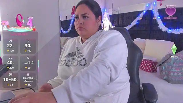 Snapshot of MayaCurvy chatting on 11/27/25, 04:14 MayaCurvy online show from 11/27/25, 04:14