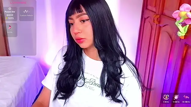 Snapshot of emma_web_ chatting on 10/17/25, 03:03 emma web online show from 10/17/25, 03:03