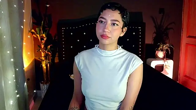 emma web  online show from 04/29/26, 12:42