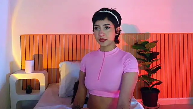 emma web  online show from 07/02/26, 02:56
