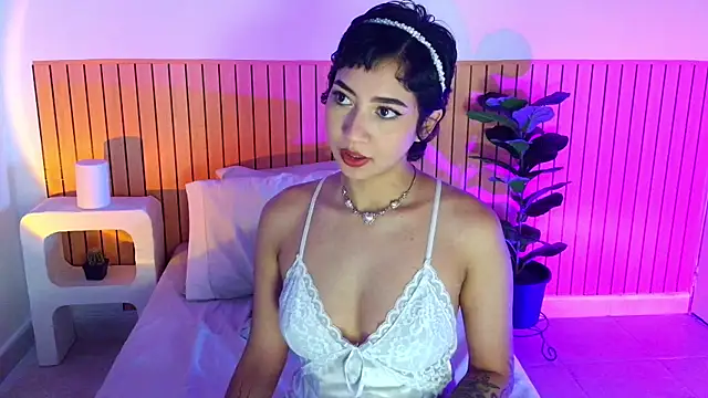 emma web  online show from 07/03/26, 02:56