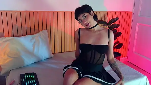 emma web  online show from 07/27/26, 02:46