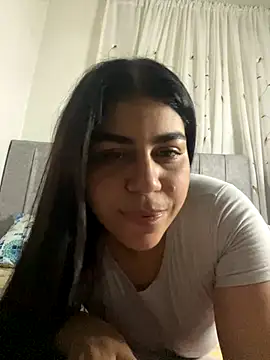 Snapshot of sindyy_01 chatting on 11/08/25, 04:45 sindyy 01 online show from 11/08/25, 04:45