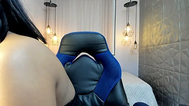 Snapshot of MADDY_MAGIC chatting on 12/13/25, 08:04 MADDY MAGIC online show from 12/13/25, 08:04