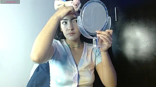 Snapshot of JuliethaFox chatting on 10/07/25, 11:24 JuliethaFox online show from 10/07/25, 11:24