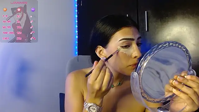 Snapshot of JuliethaFox chatting on 10/08/25, 10:51 JuliethaFox online show from 10/08/25, 10:51