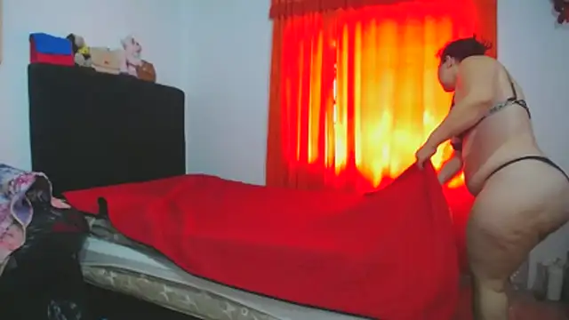 Snapshot of Meloncillo_and_Babyliss99 chatting on 11/17/25, 05:30 Meloncillo and Babyliss99 online show from 11/17/25, 05:30