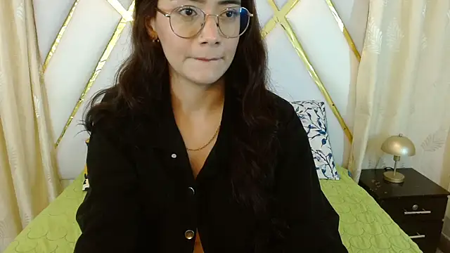 Snapshot of Ariadna_Wells chatting on 11/24/25, 02:06 Ariadna Wells online show from 11/24/25, 02:06