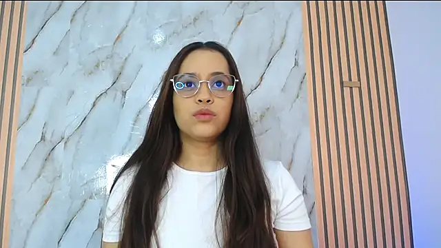 PiaGelvez online show from 11/19/25, 11:16