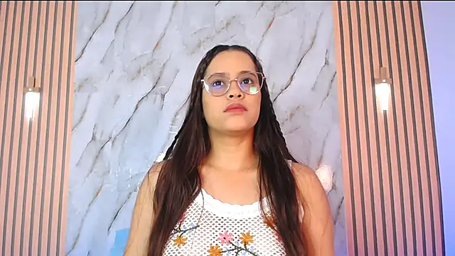 PiaGelvez online show from 11/21/25, 08:18