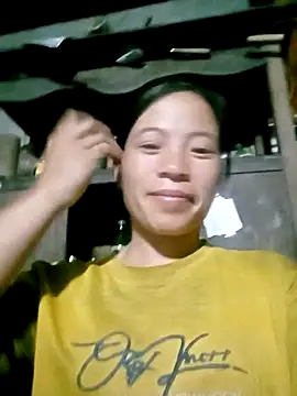 Snapshot of -Lauren- chatting on 10/04/25, 10:30 -Lauren- online show from 10/04/25, 10:30