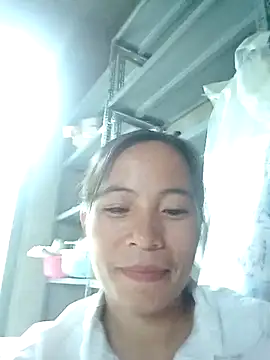 Snapshot of -Lauren- chatting on 10/08/25, 03:04 -Lauren- online show from 10/08/25, 03:04