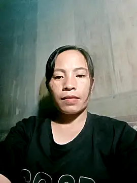 Snapshot of -Lauren- chatting on 10/13/25, 12:16 -Lauren- online show from 10/13/25, 12:16