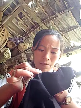 Snapshot of -Lauren- chatting on 10/17/25, 03:42 -Lauren- online show from 10/17/25, 03:42