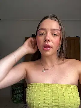 Snapshot of luiza_barcelos chatting on 10/13/25, 01:22 luiza barcelos online show from 10/13/25, 01:22