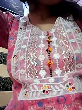 Snapshot of Itz_cat01 chatting on 11/15/25, 08:11 Itz cat01 online show from 11/15/25, 08:11