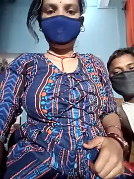 Snapshot of Neelam-baby1 chatting on 10/18/25, 04:19 Neelam-baby1 online show from 10/18/25, 04:19