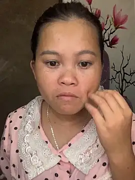 Snapshot of lan-xinh01 chatting on 10/02/25, 11:06 lan-xinh01 online show from 10/02/25, 11:06