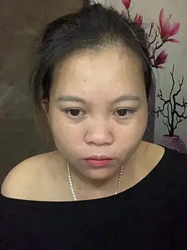 Snapshot of lan-xinh01 chatting on 10/05/25, 09:45 lan-xinh01 online show from 10/05/25, 09:45