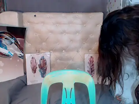 Snapshot of FLAMARAxxx chatting on 10/23/25, 05:12 FLAMARAxxx online show from 10/23/25, 05:12