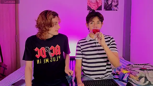 Snapshot of Darcy_and_Stolas chatting on 10/29/25, 09:38 Darcy and Stolas online show from 10/29/25, 09:38