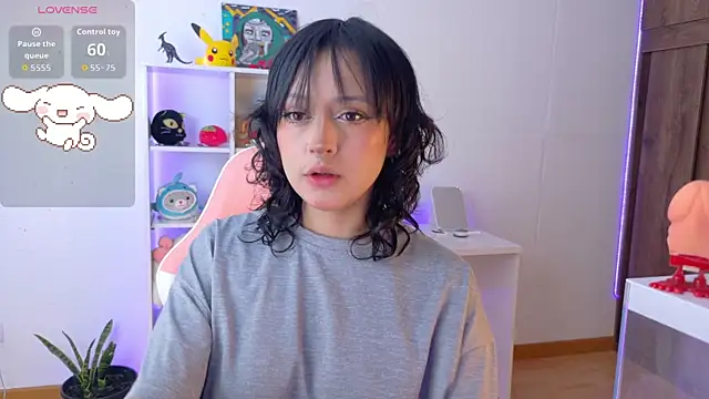 Sallie Doll online show from 10/04/25, 01:31