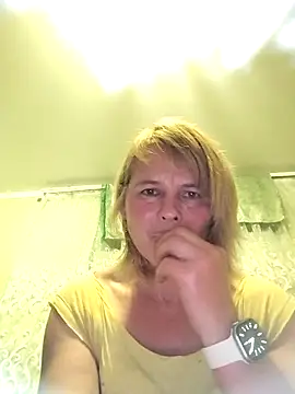Snapshot of Masha412111 chatting on 10/13/25, 08:53 Masha412111 online show from 10/13/25, 08:53