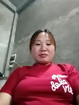 Snapshot of Suka_xx chatting on 10/16/25, 02:29 Suka xx online show from 10/16/25, 02:29