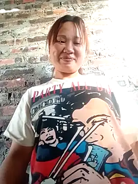 Snapshot of Suka_xx chatting on 10/17/25, 11:40 Suka xx online show from 10/17/25, 11:40
