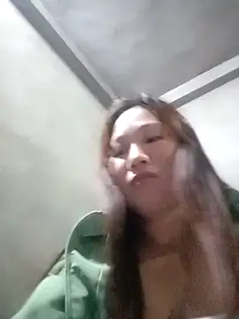 Snapshot of Suka_xx chatting on 10/22/25, 11:21 Suka xx online show from 10/22/25, 11:21