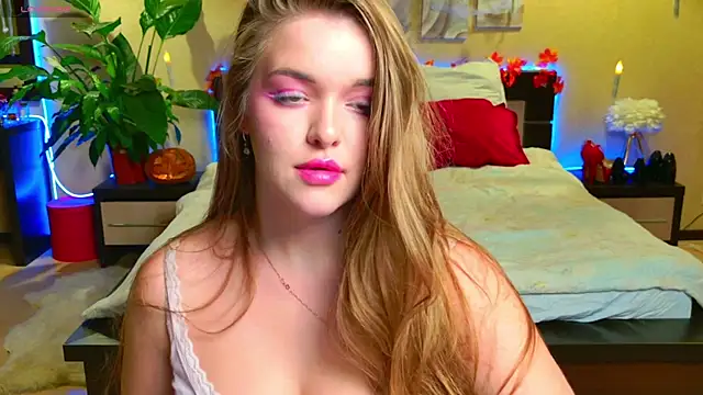 Snapshot of EmilyWhispers chatting on 10/03/25, 07:44 EmilyWhispers online show from 10/03/25, 07:44