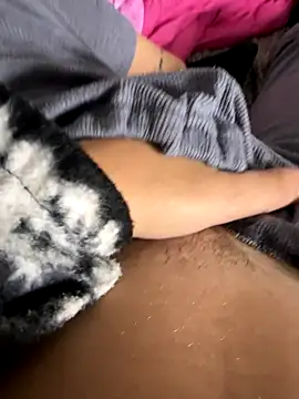 Snapshot of porca05_ chatting on 10/06/25, 09:40 porca05  online show from 10/06/25, 09:40