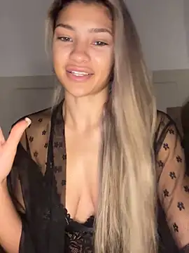 Honeyyyxo online show from 10/24/25, 11:06