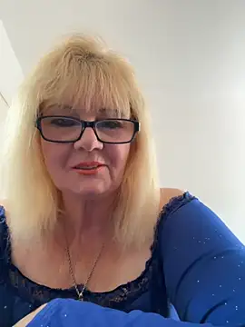 Snapshot of BoloshkaBlonda chatting on 10/07/25, 10:34 BoloshkaBlonda online show from 10/07/25, 10:34