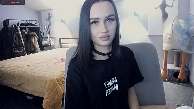 Snapshot of Lisa__Johnson chatting on 11/06/25, 12:22 Lisa Johnson online show from 11/06/25, 12:22