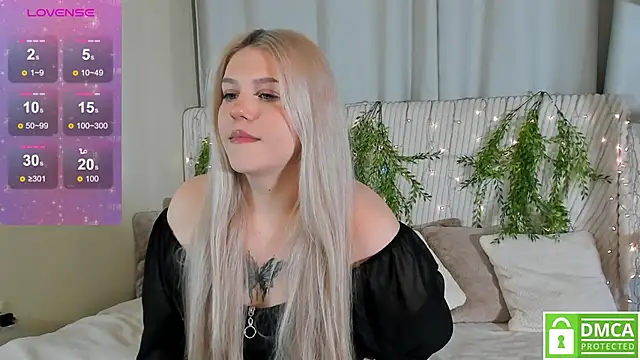 Snapshot of Malisha_kiss chatting on 11/29/25, 11:24 Malisha kiss online show from 11/29/25, 11:24