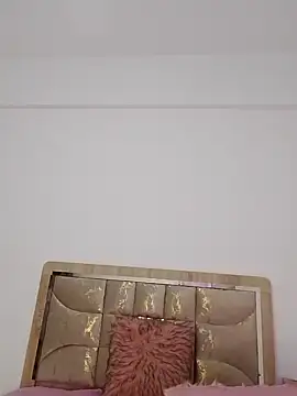 hot inaas online show from 10/05/25, 01:53