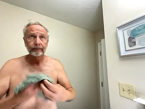 Snapshot of ApolloThrust chatting on 11/03/25, 01:23 ApolloThrust online show from 11/03/25, 01:23