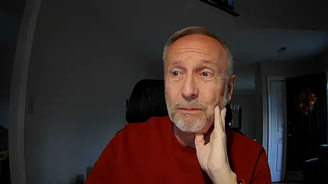 Snapshot of ApolloThrust chatting on 11/10/25, 09:36 ApolloThrust online show from 11/10/25, 09:36