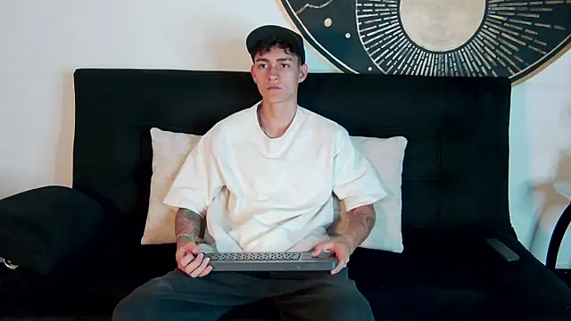 LukeSavagge online show from 10/10/25, 07:57