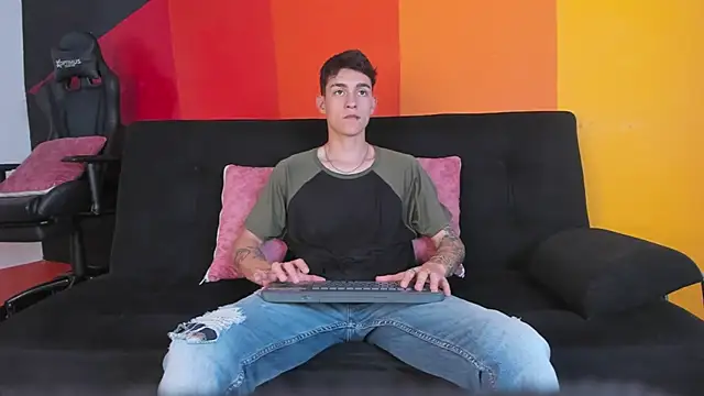 LukeSavagge online show from 10/18/25, 08:53