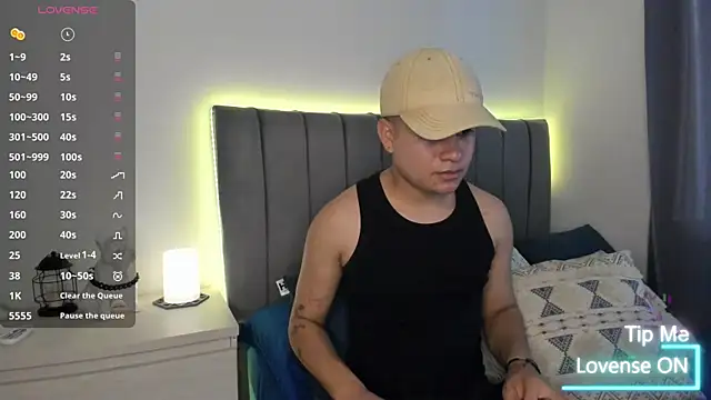 Snapshot of JARETHH chatting on 10/15/25, 11:10 JARETHH online show from 10/15/25, 11:10