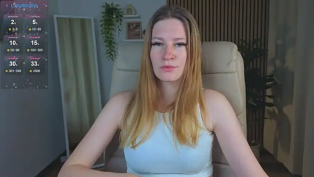 Snapshot of travelerrrr chatting on 10/09/25, 02:09 travelerrrr online show from 10/09/25, 02:09