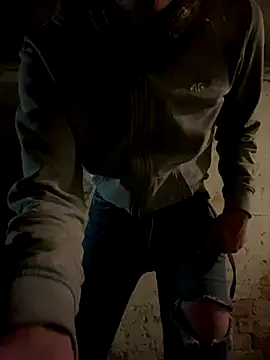 Snapshot of pleasedontpressaredburton chatting on 10/29/25, 10:55 pleasedontpressaredburton online show from 10/29/25, 10:55