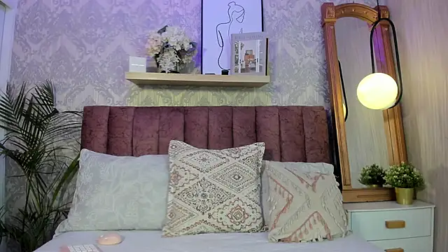 Abbie thomson  online show from 10/15/25, 08:09