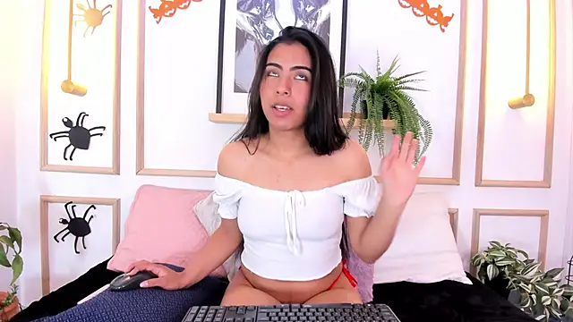 Abbie thomson  online show from 10/25/25, 08:14