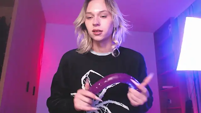 SophieDiamond Xx online show from 11/11/25, 06:52