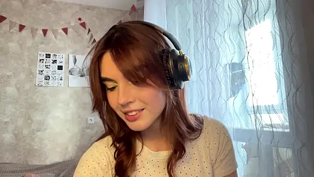 TeresitaLish online show from 10/08/25, 02:14