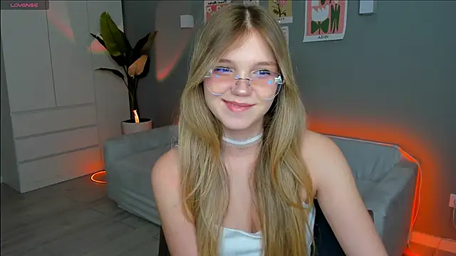 linakorvin online show from 12/14/25, 01:27