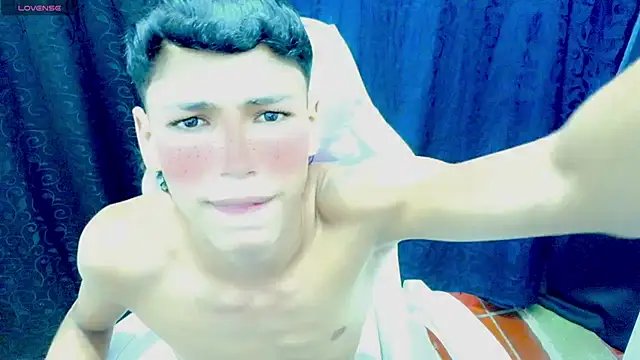 Im david02 online show from 11/02/25, 09:39